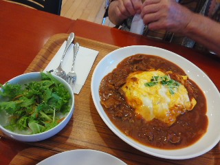 県産牛ハヤシライスふわふわ卵かけ