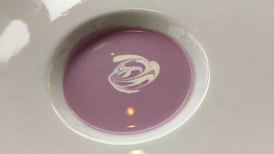 ヴァン・ヴェールの紫芋のスープ